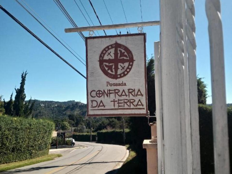 Pensão Confraria Da Terra